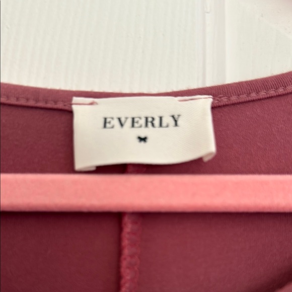 Everly Short Sleeve Tie Dress - Picture 2 of 5